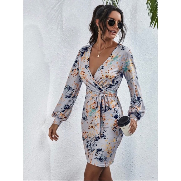 Surplice Front Printed Wrap Dress - Picture 2 of 6